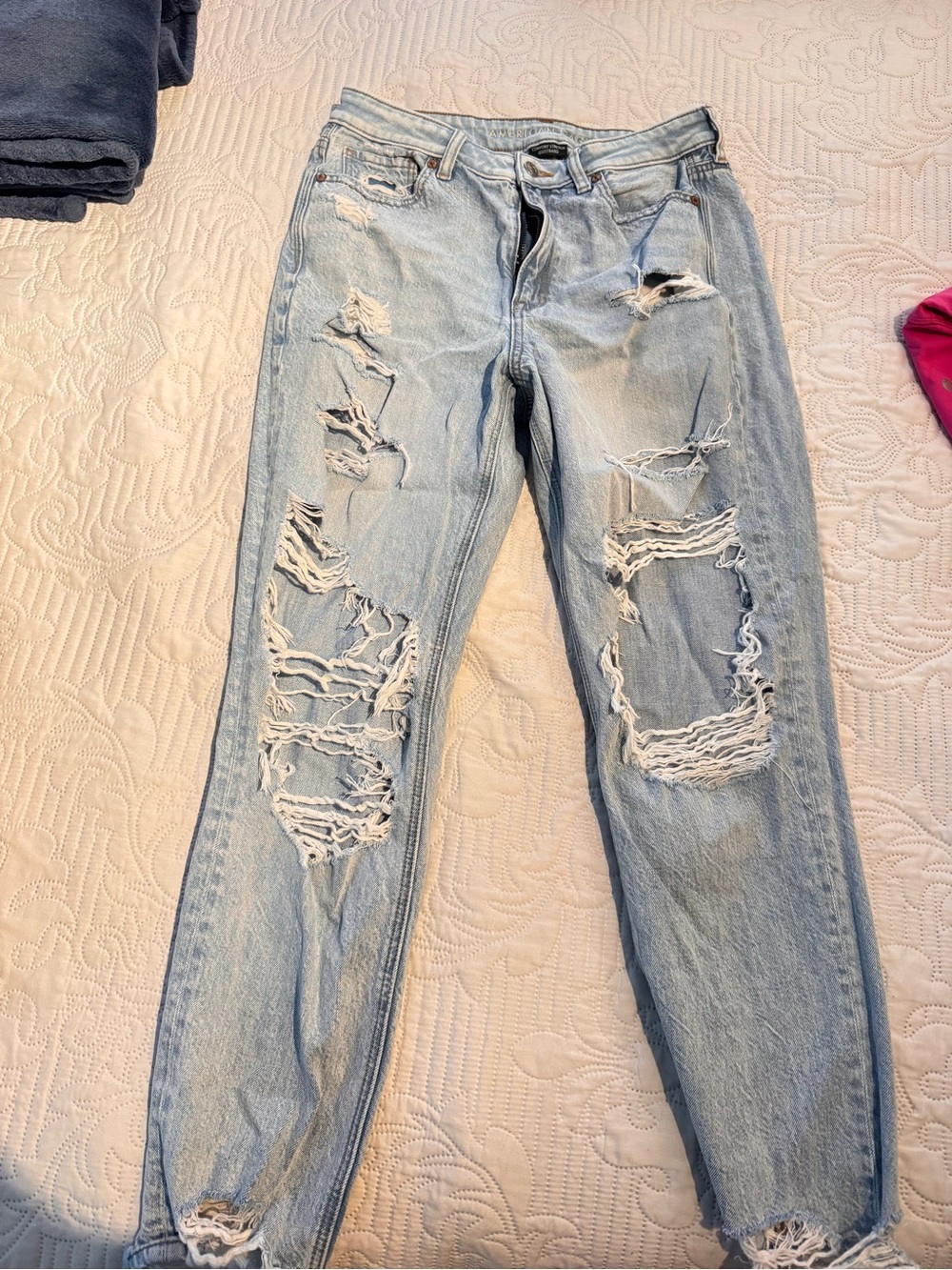 American Eagle Outfitters Light Blue Distressed Boyfriend Jeans